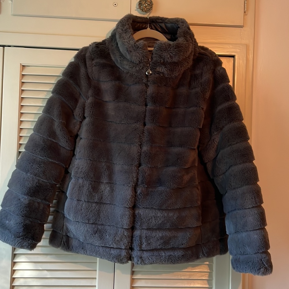 Reversible puffer jacket